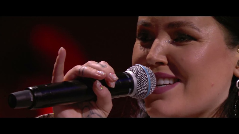 Gina Dirawi och Miriam Bryant Somethings Got A Hold On