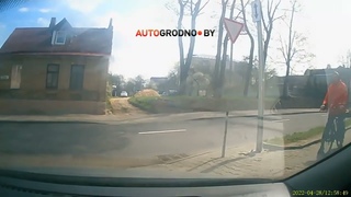 Как велосипедисты попадают под авто - видео ДТП