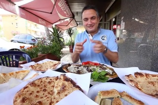 MANOUSHE: Lebanese World Renowned Traditional Breakfast