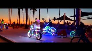 Blank & Jones feat. Amity Isle - Last Summer (Official Video)