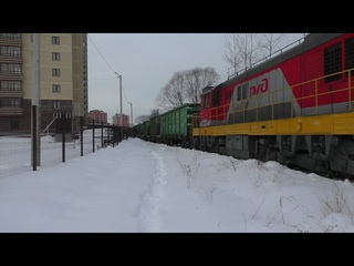 Манёвровый тепловоз ЧМЭ3Т-6402 с вывозным поездом, подъездной путь от станции Каналстрой