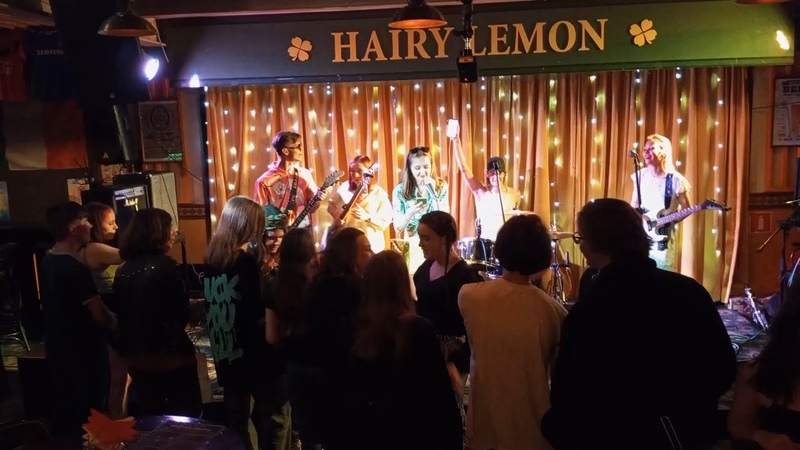 Четыре Хрупких Человечка Harmony festival в Hairy lemon,