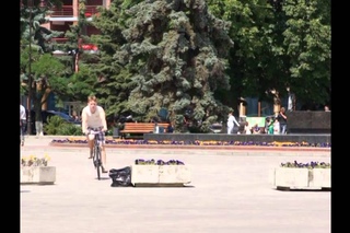 Вибухівка в громадському місті Луцька - містяни не реагують або втікають. ВІДЕО