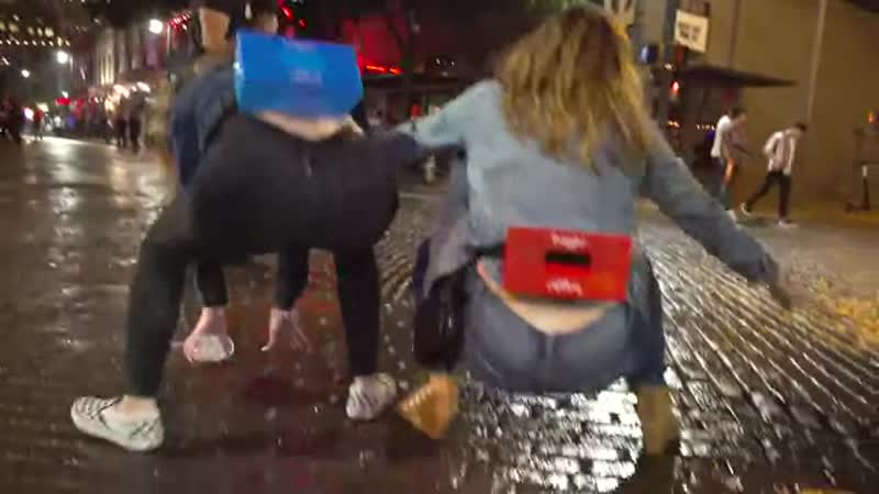 Girls Twerking in Public for