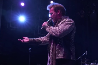 Chris Jericho Honors 'Hero' Freddie Mercury + Introduces Billy Sheehan