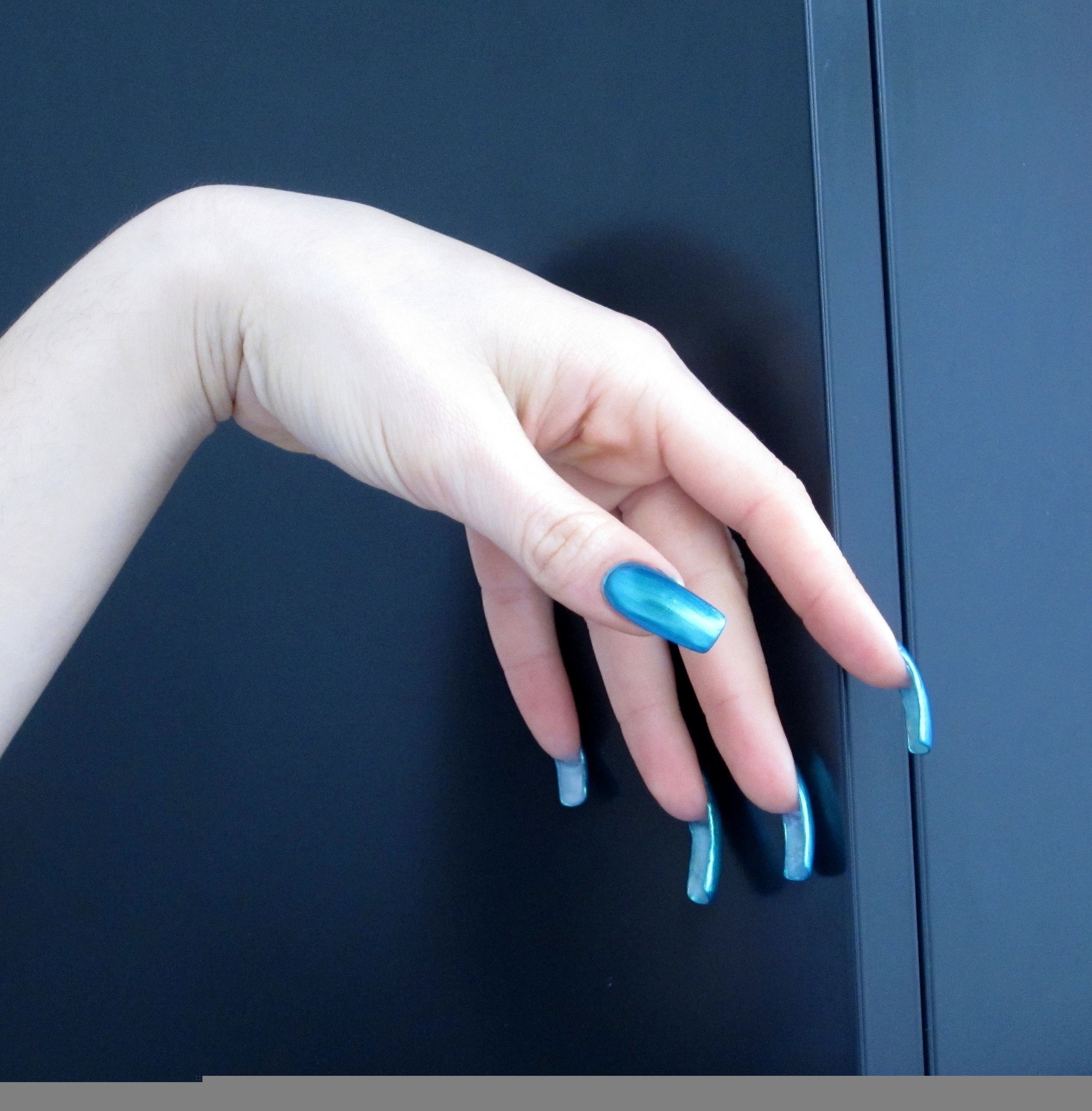 danipink89 ASMR: tapping outdoors with my long natural nails женский