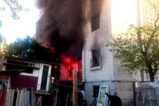 Епіцентр пожежі  ПІДПАЛ .ЛЬВІВ.РЯСНЕ.вул.Світла.Сильна пожежа.