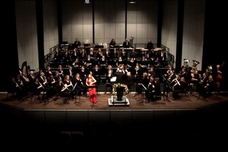 Asya Fateyeva beim Frhjahrskonzert Symphonisches Blasorchester Norderstedt - Preisbergabe Yamaha