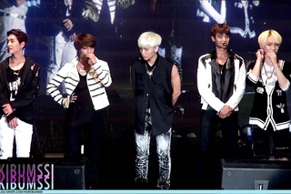 SKT T’ple Couple Infinity Potent Concert Vol.2 SHINee - Sherlock + Dream girl + Talk + Beautiful + Why so serious?