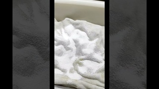Отстирываю пятна от зелени легко !