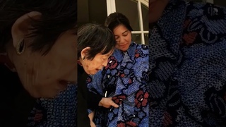 Le donne giapponesi trasformano l’italiana in geisha. Японки превращают итальянку в гейшу #kimono