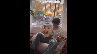 Seo in Guk    playing guitar leisurely.. OMG he is so cute  @seoinguk8178