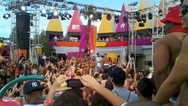 MTV Spring Break 11 Las Vegas Wiz Khalifa Black and