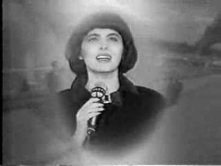 Слегка окосев от пива: Отречемся от старого мира!!! ! Mireille Mathieu sings La marseillaise