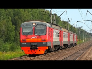 ЭД4М-0167 сообщением Данилов — Сахареж делает остановку на о.п. 306 км