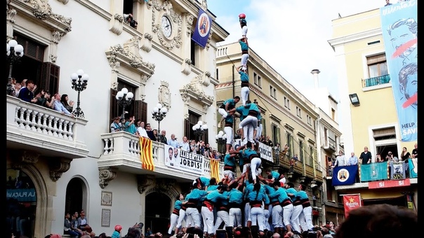 Castellers de Vilafranca 3de9f i agulla Tots Sants