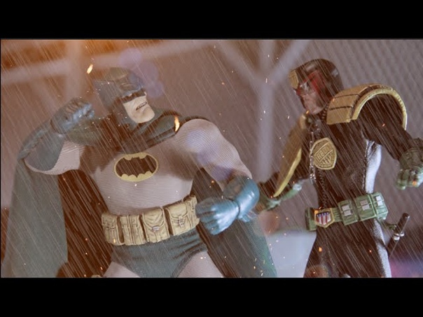 BATMAN vs JUDGE DREDD Stop Motion ( Fan Film) ( Halloween Special,