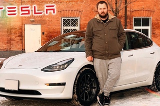Распаковка Tesla Model 3 - как iPhone, только машина...