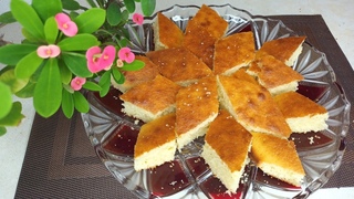 Беру кефир и манку. Ох какая вкуснятина. Век живи век учись. Вкусный манник к чаю.