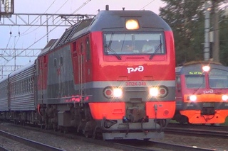 Приветливый ЭП2К-349 со скорым поездом №151 “Анапа - Москва“:-)