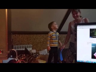 Маркушка танцует под Дианочку. Markushka dancing.