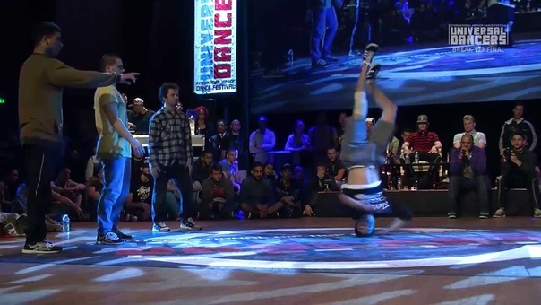 MOMENTUM CREW vs BATTLE BORN BREAK SEMI FINALS UNIVERSAL DANCERS 2013