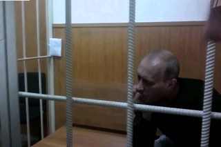 Путина посадили за решётку))))))))