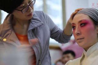 Peking Opera makeup time-lapse 戏曲化妆完整版