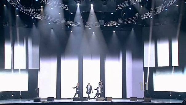 New Us 뉴어스 ( Kpop) Love Panic WHITE NIGHTS of St Petersburg