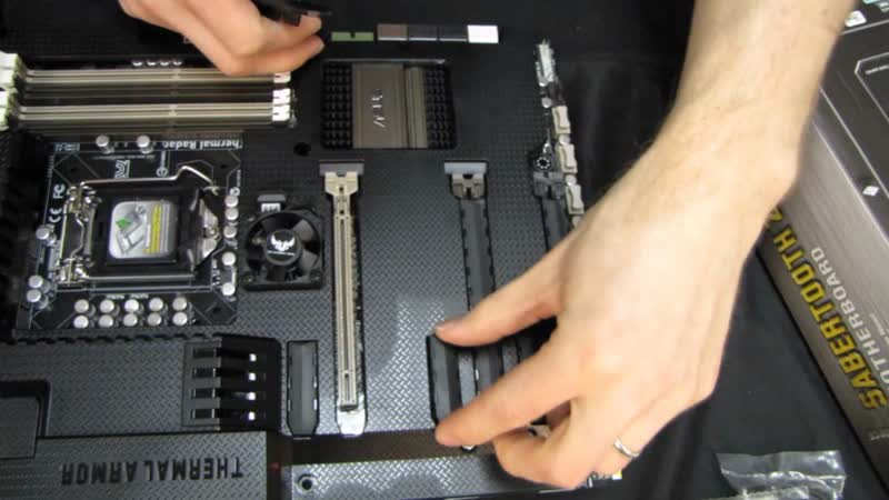 ASUS Sabertooth Z77 Ivy Bridge Gaming Motherboard Unboxing First Look Linus Tech