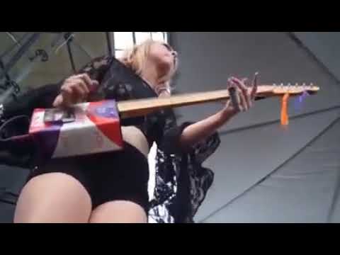 Samantha Fish Plays An Oil Can