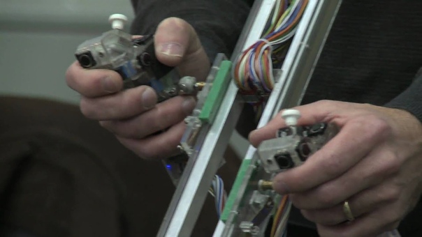 2010 Guthman Musical Instrument Competition winner The Double Slide Controller by Tomas