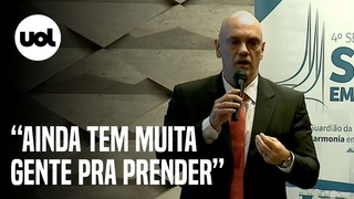 Alexandre de Moraes diz:“𝗔𝗜𝗡𝗗𝗔 𝗧𝗘𝗠 𝗠𝗨𝗜𝗧𝗔 𝗚𝗘𝗡𝗧𝗘 𝗣𝗥𝗔 𝗣𝗥𝗘𝗡𝗗𝗘𝗥“ após Toffoli citar prisões-EUA