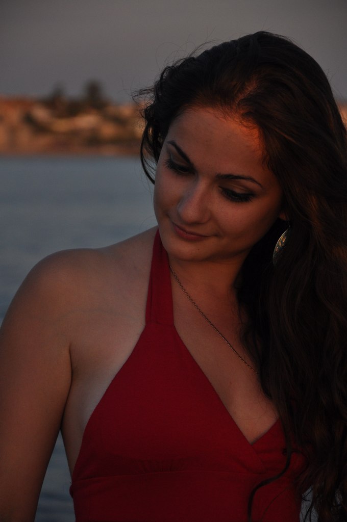 Наринэ Абиатари | 