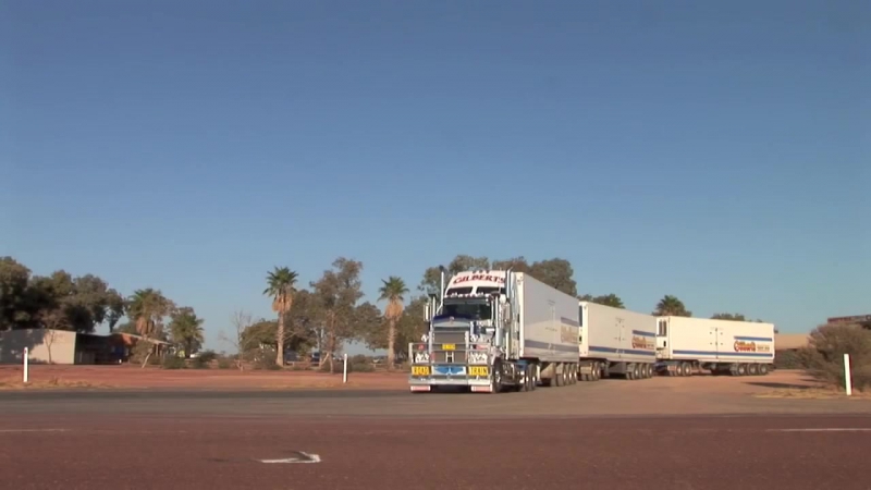 Gilberts Kenworth T909 T904 on Triple Road Trains at Cadney