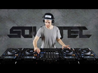 SOUNTEC - Performing on 4 Decks