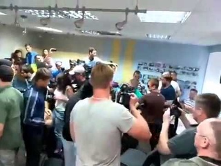 Драка в Чернигове Ляшко и Мосийчук избили кандидата в депутаты Дурнева