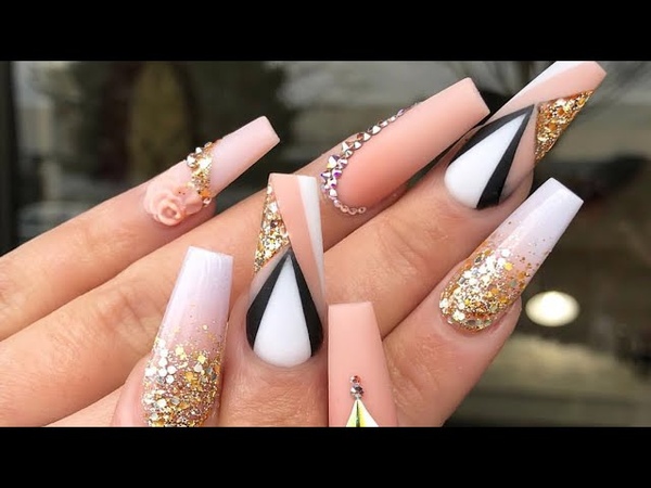 Uñas acrílicas Nude y técnica de navaja, Recreando uñas de
