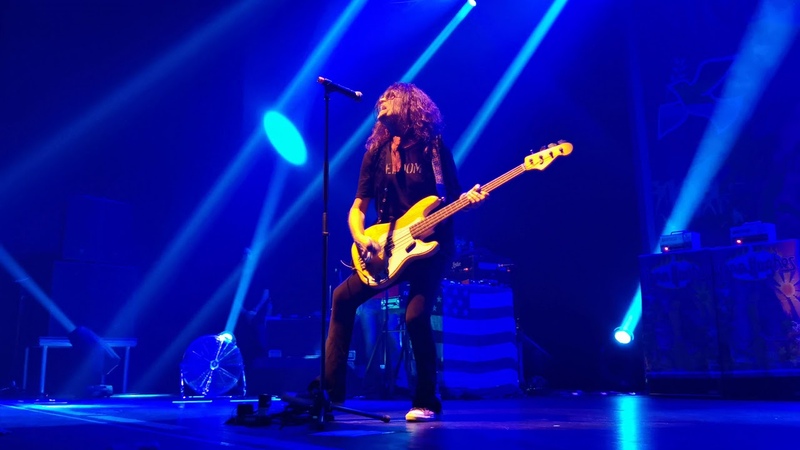 Glenn Hughes bass solo Getting