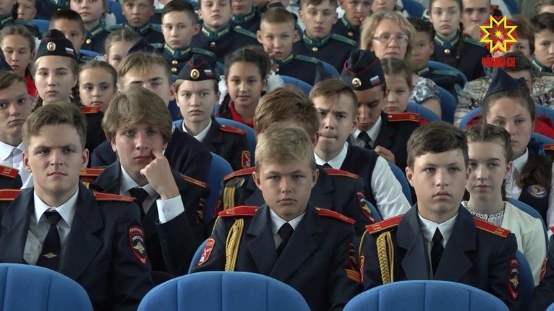 Пилотажная группа Стрижи посетила Кадетский