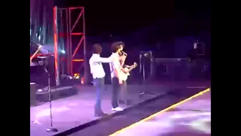 The Jonas Brothers performance of Burnin Up at last nights Kristi Yamaguchi Friends