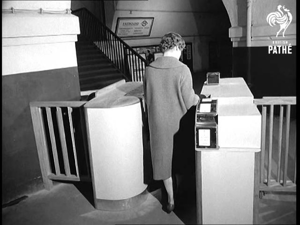 Stamford Brook Automatic Ticket Machine For Underground Station