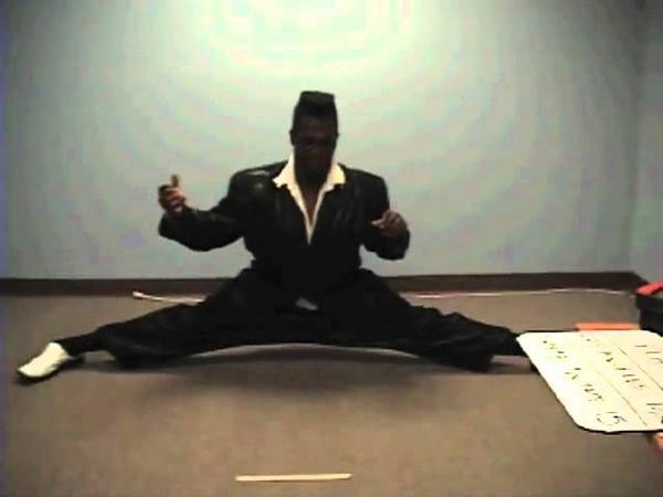 FLAT TOP online audition perfomance to Voyager by Daft
