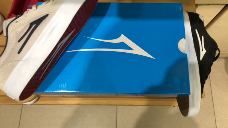 ДАРИМ КЕДЫ LAKAI