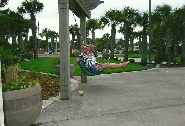 №14, Джулия Серветник, Amherst №14, Джулия Серветник, Amherst