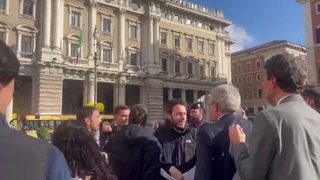 Delinquente, Buffone. Rissa Coldiretti-+Europa a Palazzo Chigi