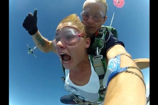 Прыжок с парашютом БЕЗ ЦЕНЗУРЫ! Девушка жжет! SKYDIVE SPB