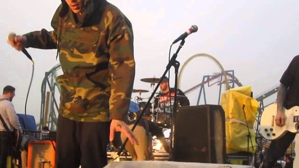 Frank on the crowd during Le ATHERMOUTH ( SKATE and SURF FESTIVAL, Freehold,