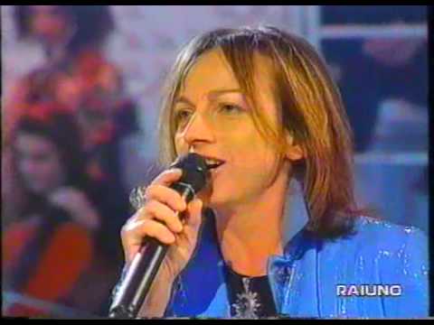 Gianna Nannini Gianni Morandi In Ginocchio Da