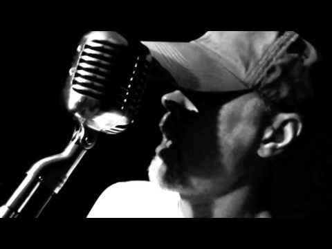 HOLLOWBELLY LONG ROAD,